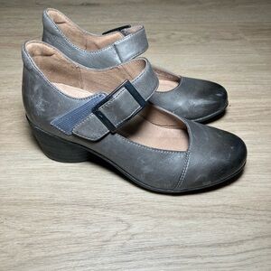Dansko Roxanne Mary Jane gray leather block heel size 5.5